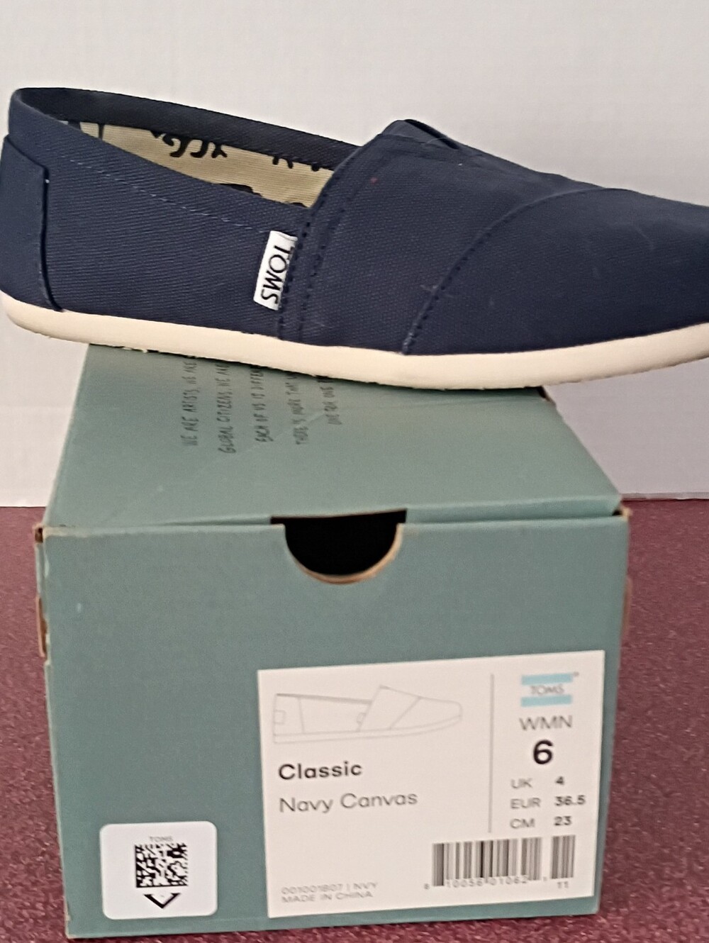 Women's Toms Size 6